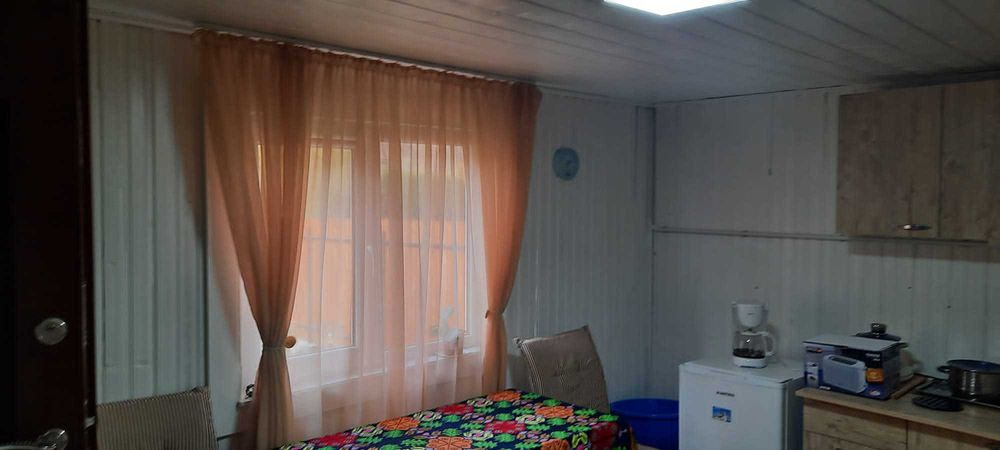 Vand cabana din lemn la Somesul Rece