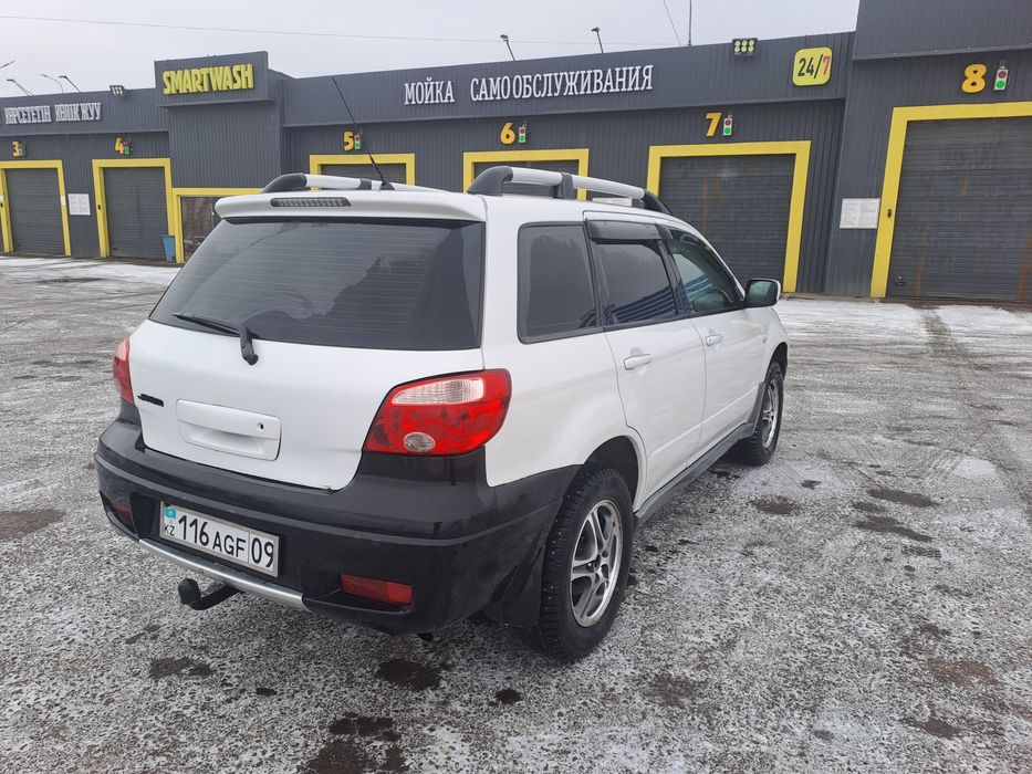 Митсубиси Оутландер объем 2.4,  2007 г.в.