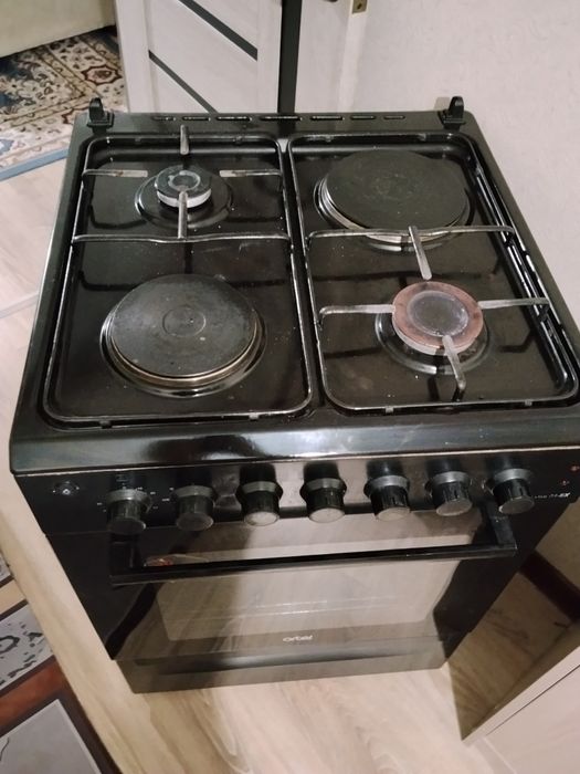 Продам газ плиту