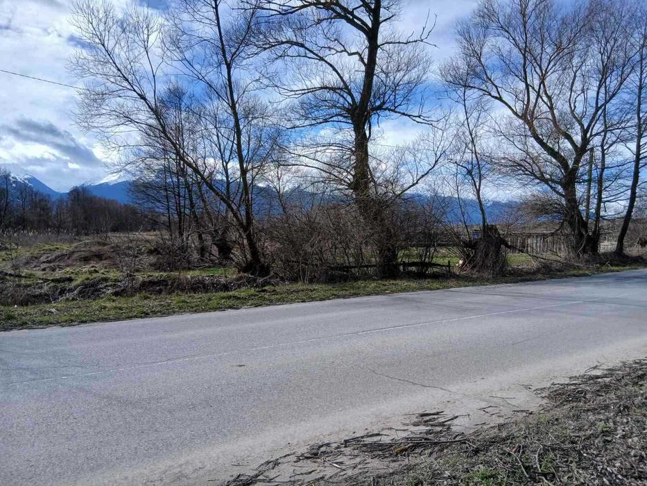 Земеделска земя с гледка към Пирин, разположена в село Баня