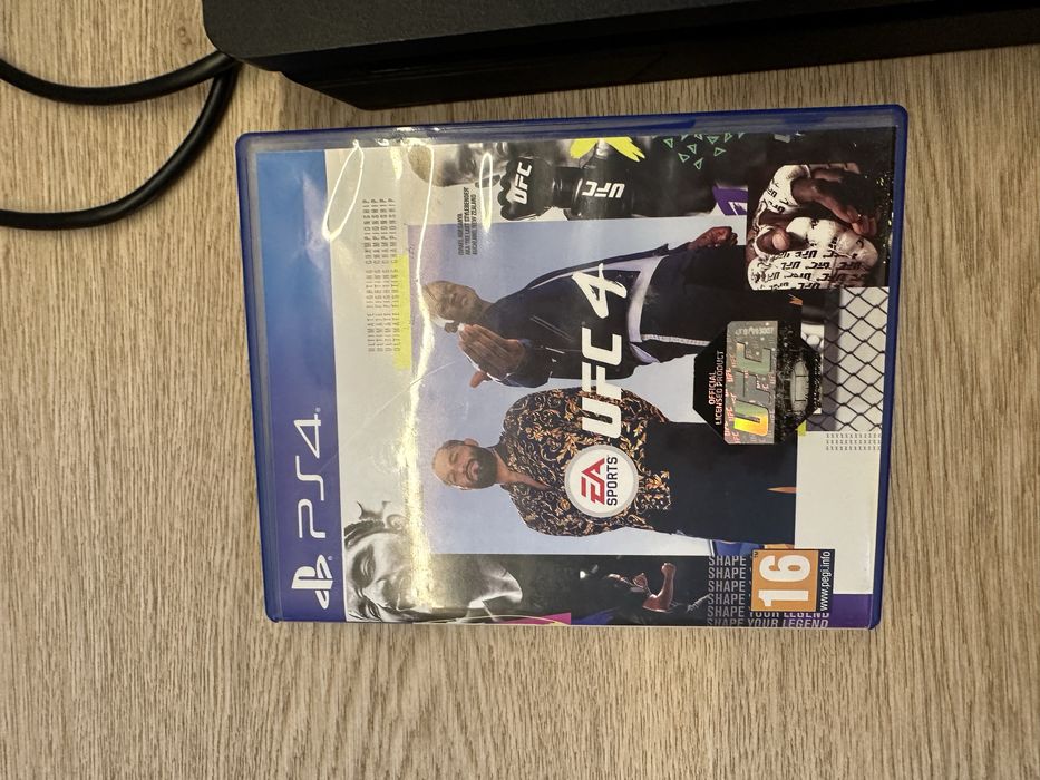 PlayStation 4 (UFC 4 диск в подарок)
