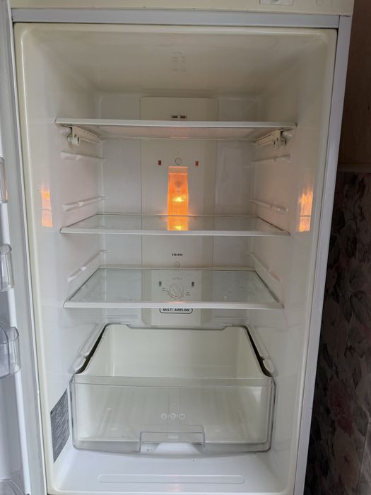 Холодильник LG 35000тенге