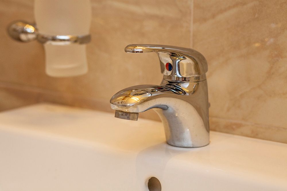 Смесители с керамична глава Ø40-стоящи,стенни,автом.,изтегл. се маркуч