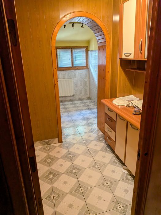 Apartament 2 camere vizavi de liceul Emil Botta