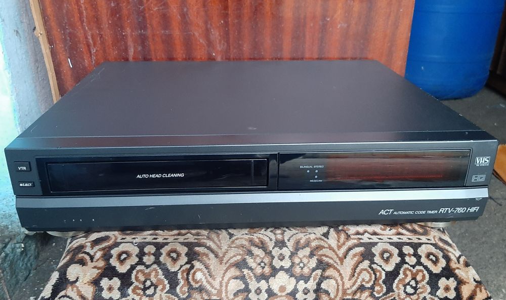 Vând videorecorder blaupunkt stereo rtv-760 în stare bună