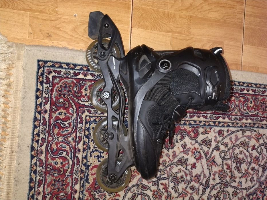 Vând două perechi role mărimea 40.