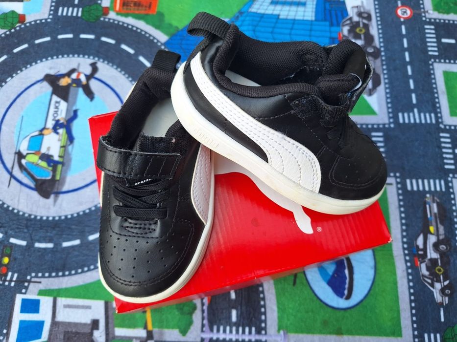Adidasi Puma marimea 23