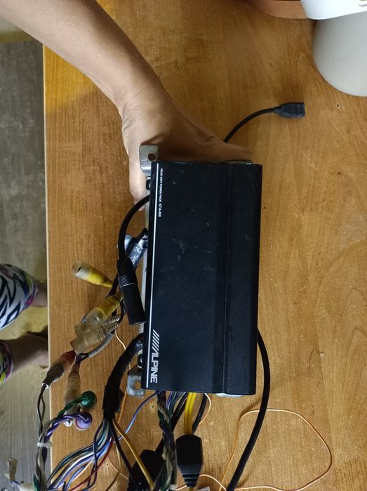 Автомагнитола Alpine iLX-W650B + KTA450