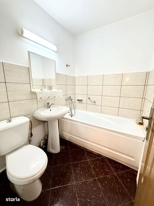 3 camere 75mp Parter zona Garii