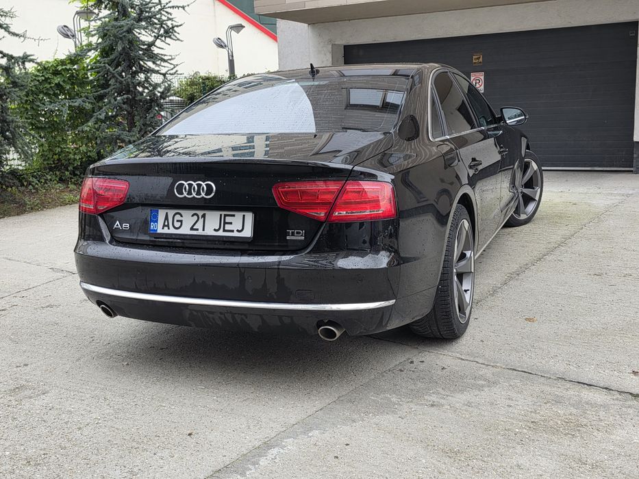 Audi  A8 Matrix 2011