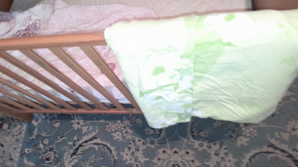 Patut bebe salteluta si sac de dormit