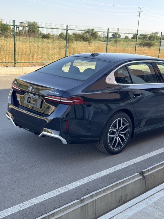 Bmw i5 35L/13000km probeg