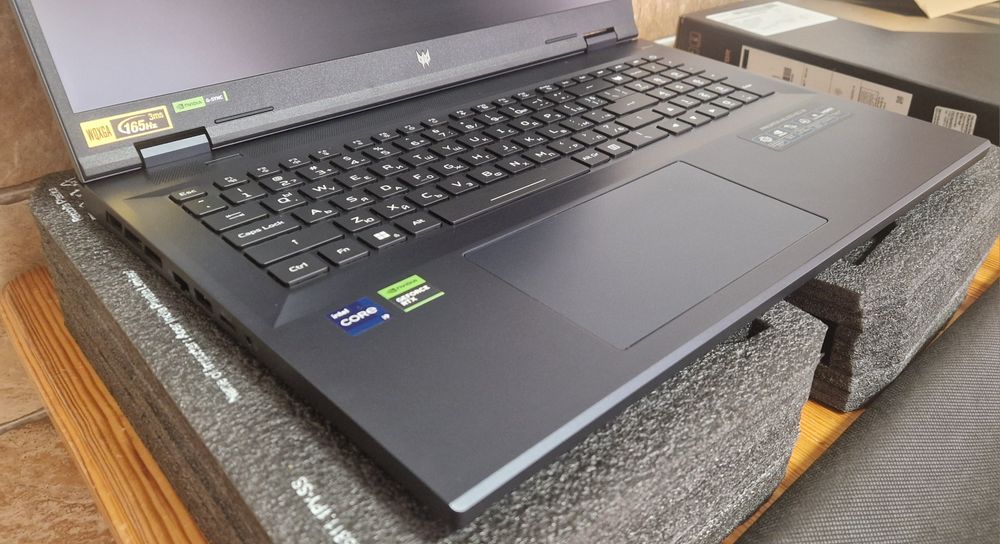 геймърски лаптоп acer predator helios 18" intel i9 rtx4060