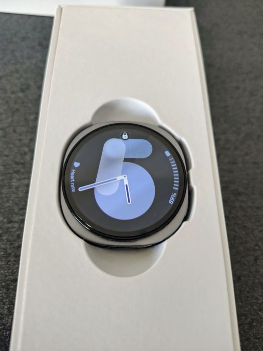 Samsung Galaxy Watch8 44mm BT, ca nou, cutie + accesorii