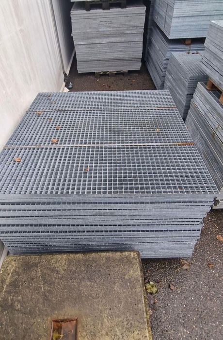 Trepte zincate galvanizate
