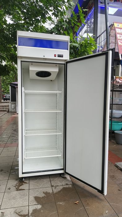 Холодильник для кафе