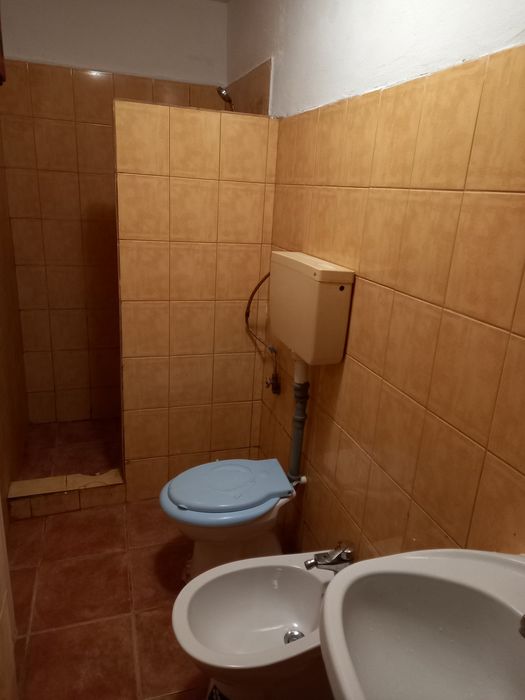 Ofer  spre inchiriere 3 camere ap. la casa