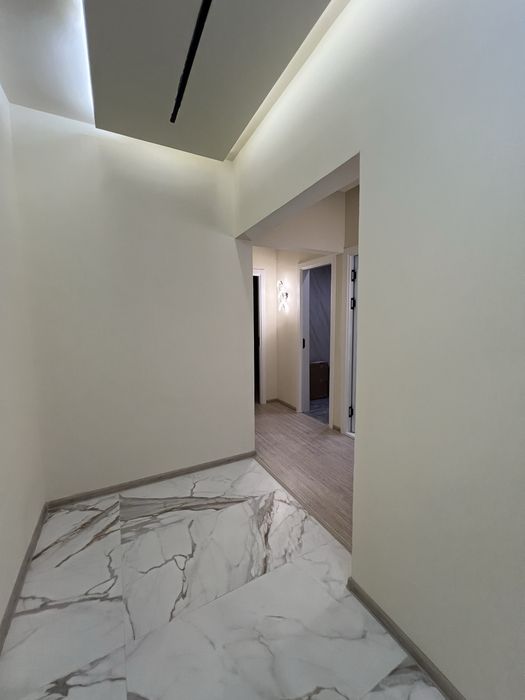 Mirobod bozari yonida 2 xona uy 7 etaj sotiladi