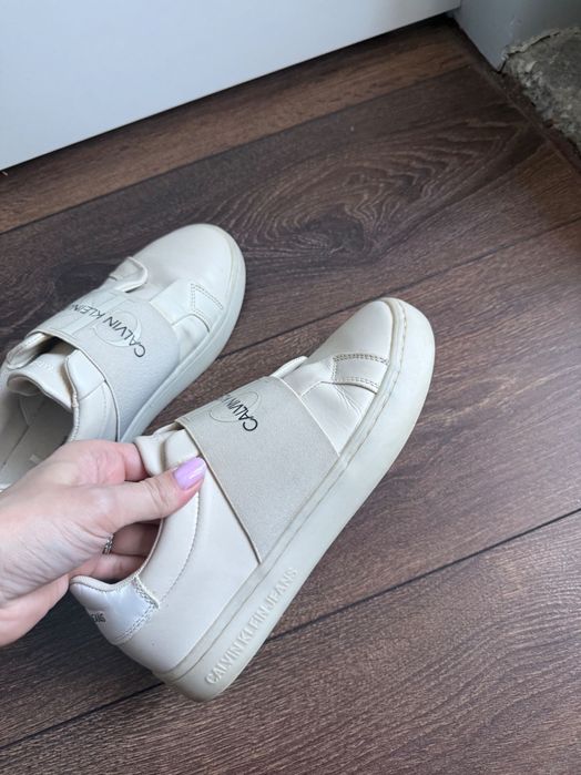 Обувки Calvin Klein, в отлично състояние, без забележки