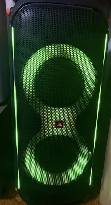 Închiriez Boxă JBL PartyBox 710