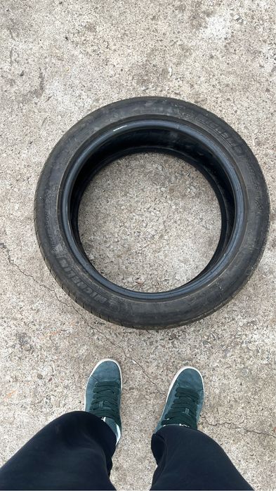 Продам 2 шины Michelin