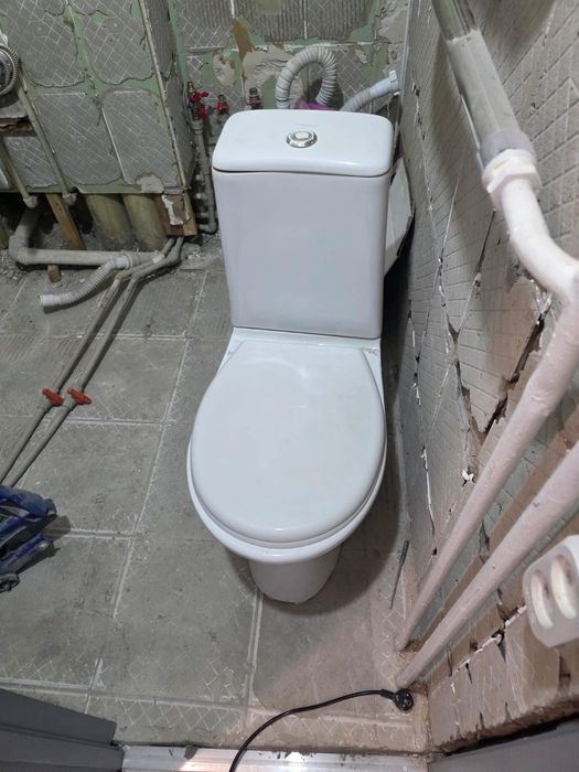 Продам унитаз бк