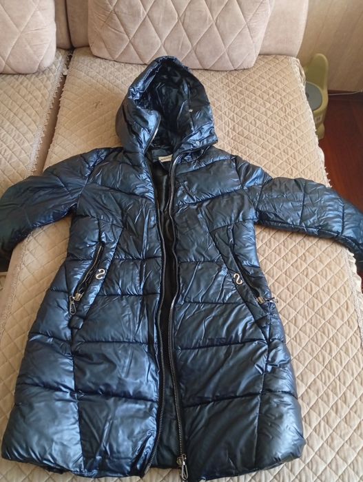 Продам зимние куртки