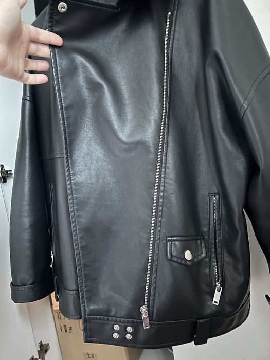 Куртка черный кожаный продам за 2000тг