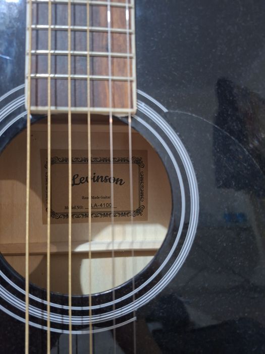 Гитара  Levinson