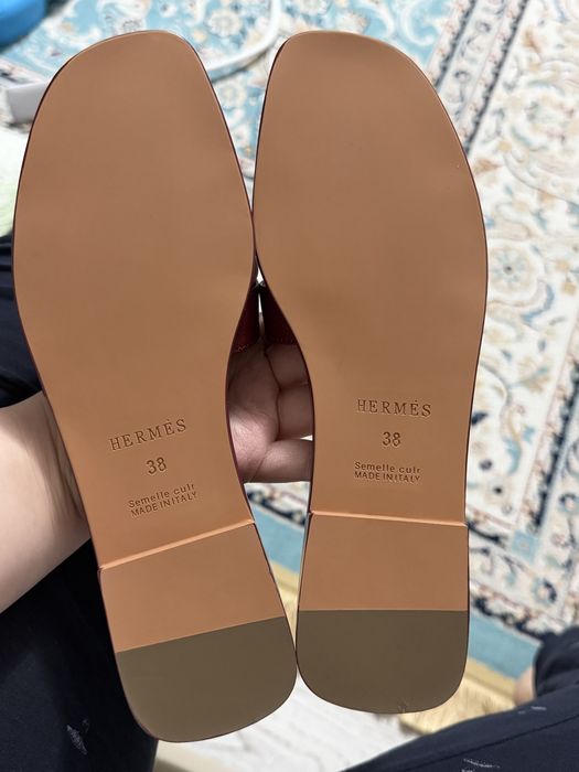 Продам сандалии hermes