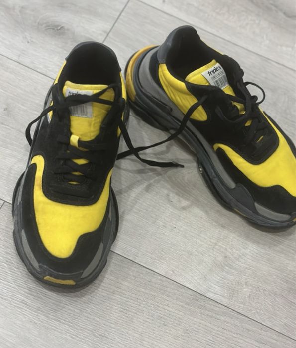 Vand Balenciaga Triple S