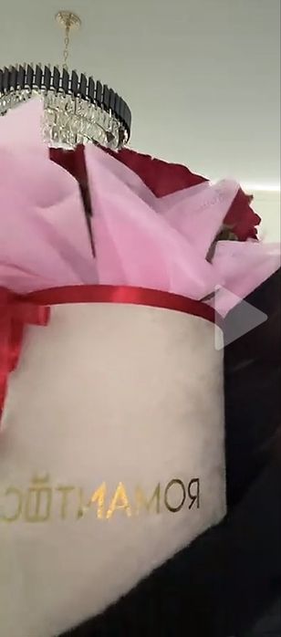 101 роза с коробкой