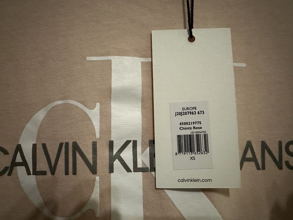 Нова тениска Calvin Klein jeans