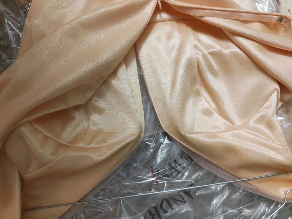 Официална рокля размер 36/S. Цвят пудра