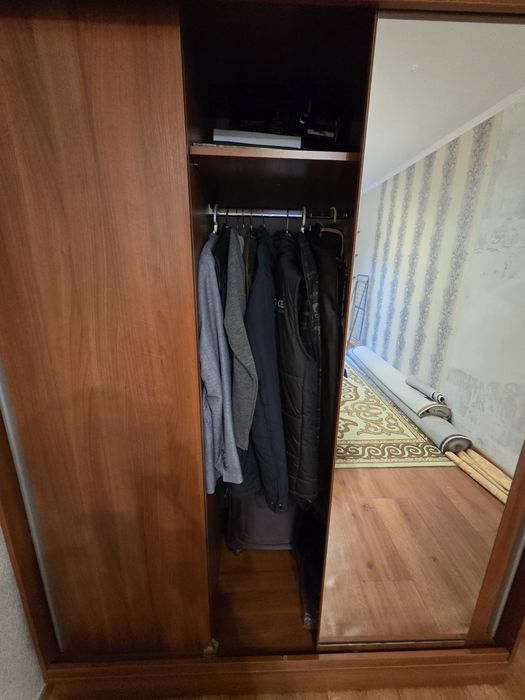 Шкаф для одежды продам срочно