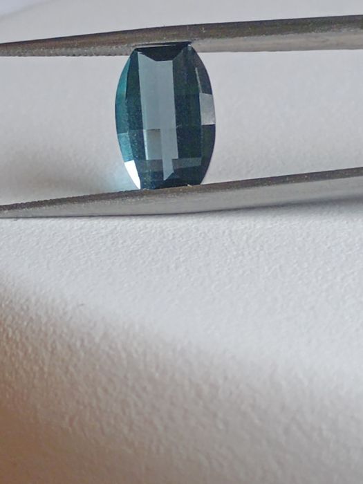 Топаз Лондон блу pixel cut