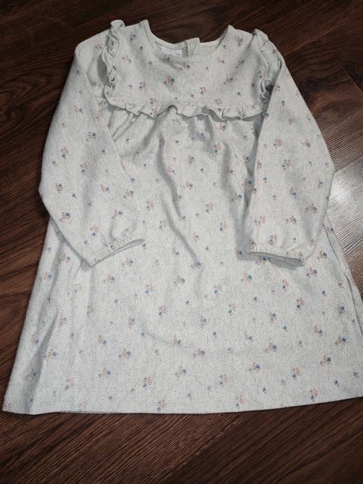 Рокля на Зара размер 110 см