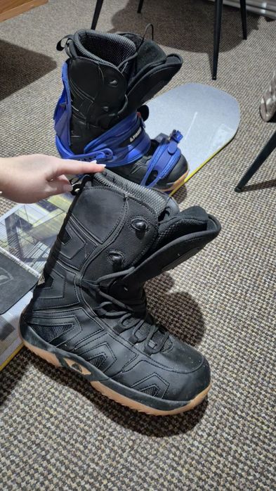 Vând snowboard wedze 151