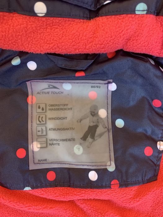 Продам курточку для девочек