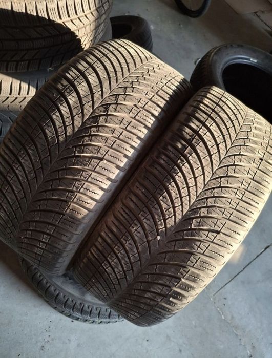 2 Anvelopele All season 215 40 r18 Goodyear