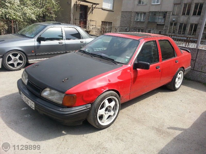 Продавам Форд Сиера 91 година седан на части 3 броя