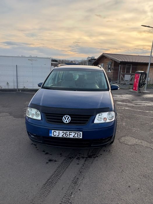 Vând Volkswagen  Touran