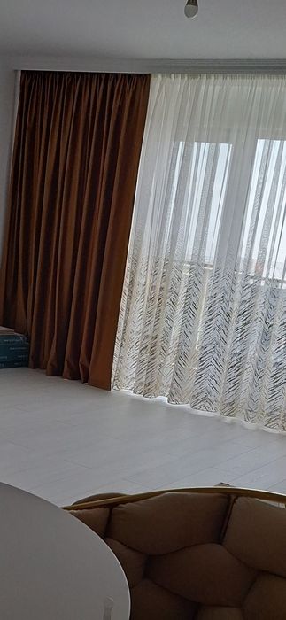 Draperie catifea și perdea  cu inserții aurii