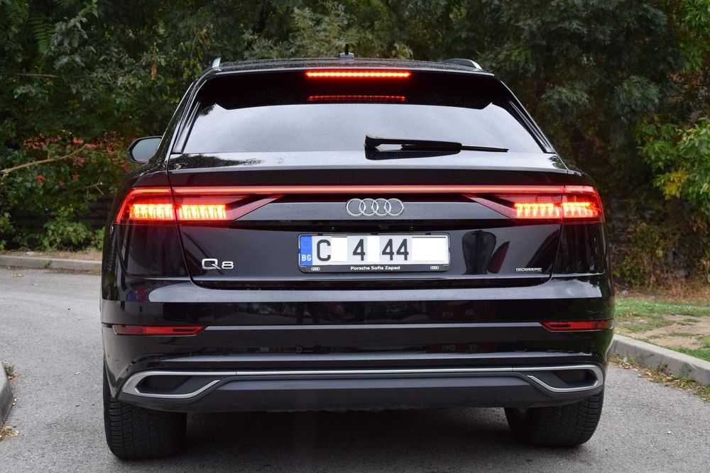 Продавам AUDI Q8 55TFSI MHEV