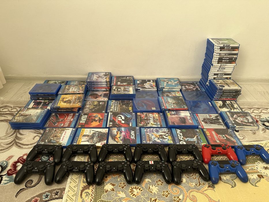 Ps 4-5 диски,джойстик,сумка для пс