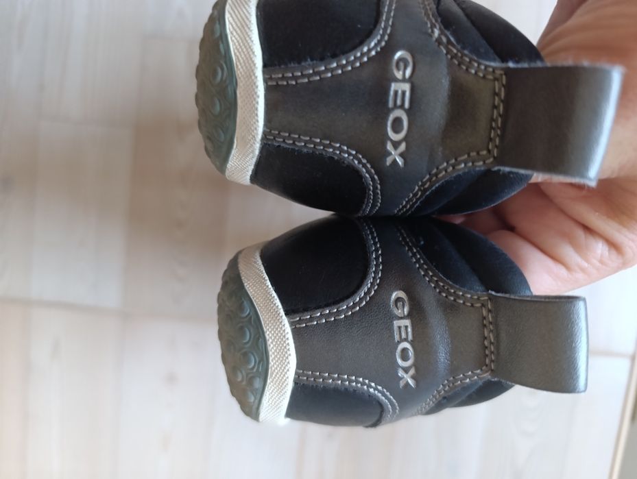Vând pantofi bărbați Geox