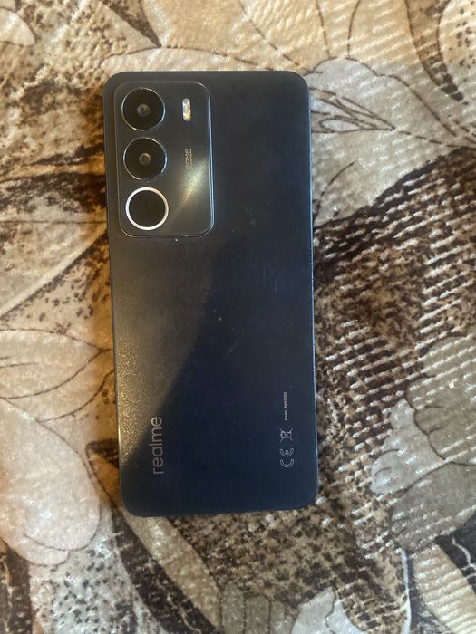 Продам телефон realme C71