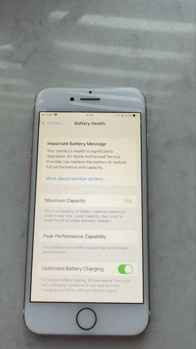Продавам iphone 7 32 GB