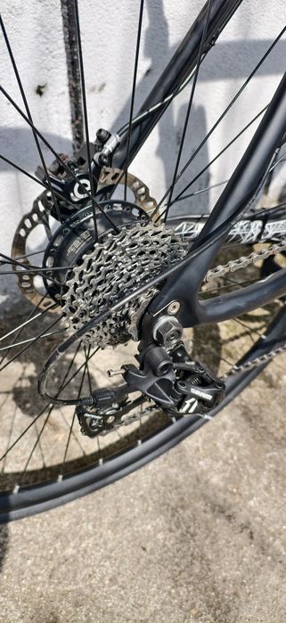 Електрически Карбонов Велосипед Focus 36V 250W 7Ah252Wh Супер лек 12кг