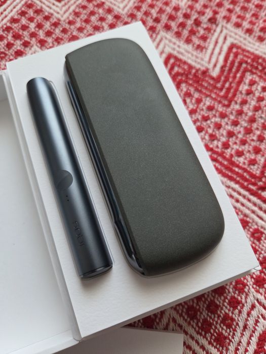 Iqos Iluma gri închis